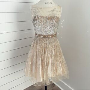 Sherri Hill Gold Sequin Sweetheart Formal Dress
Sz 4 Prom